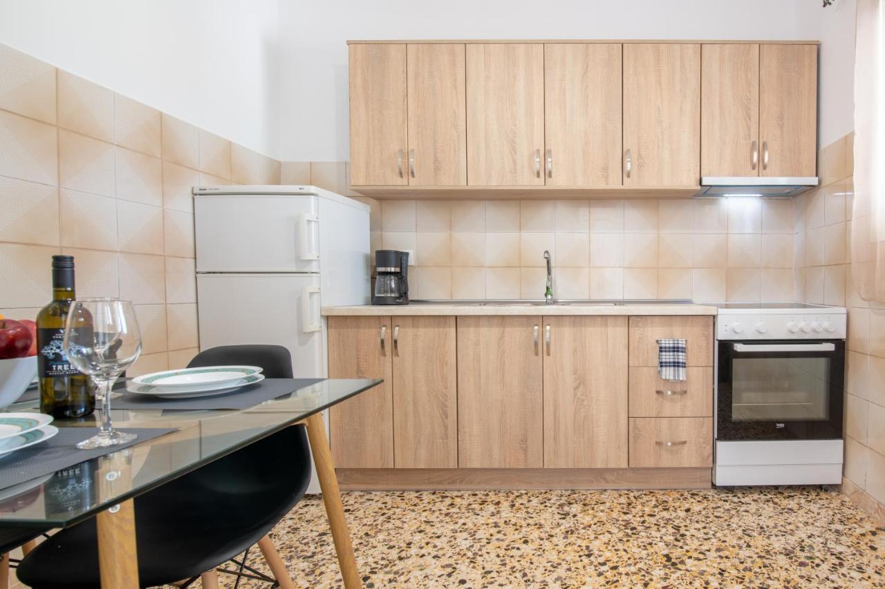Lazaris Apartments Paralía Almirú Kültér fotó