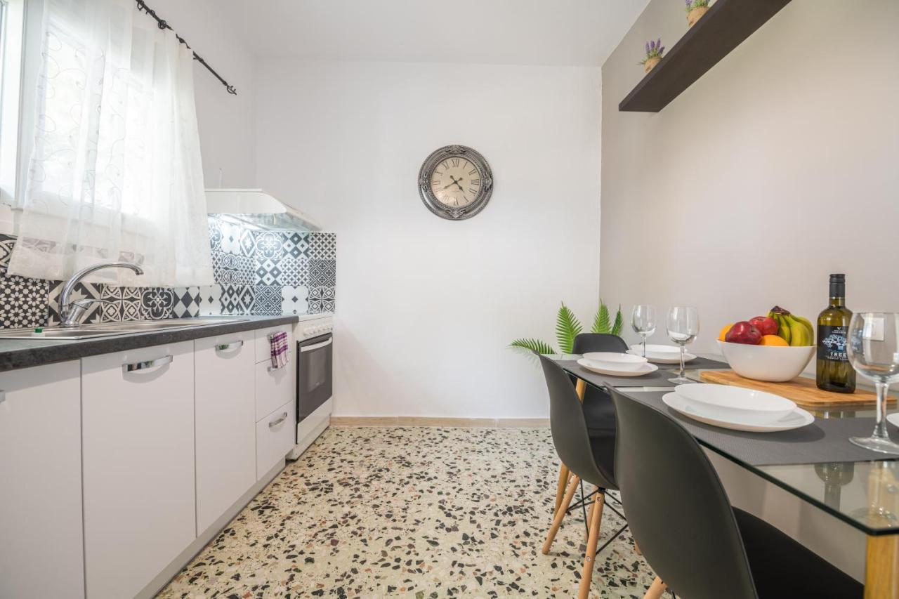 Lazaris Apartments Paralía Almirú Kültér fotó
